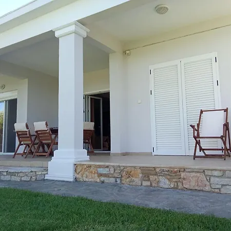 Сasa de vacaciones Avlida House